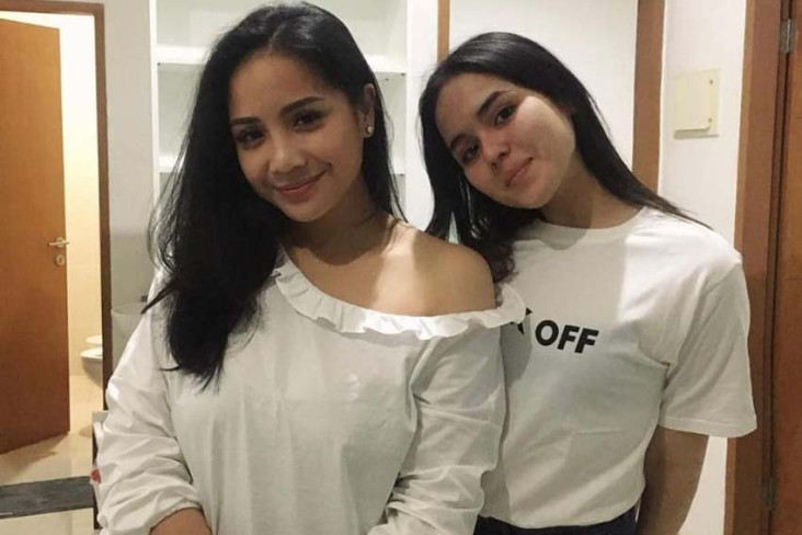 5 Potret Kenangan Laura...