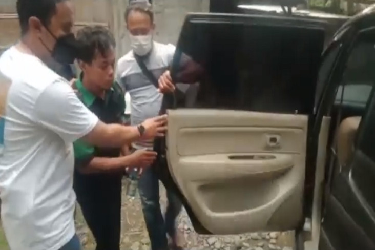 Video dan Foto Syur...