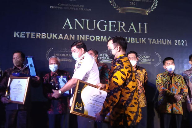 Kabupaten Pangkep Raih...