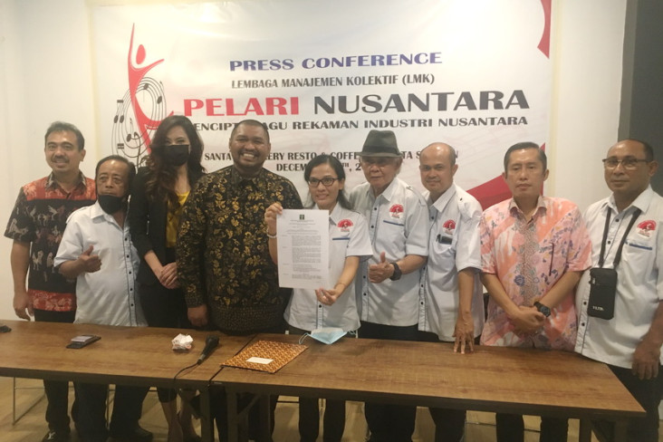 Pelari Nusantara Bertekad...