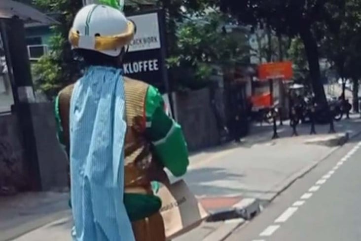 Viral! Driver Ojol Berdandan...