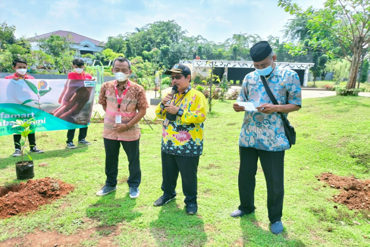 Hijaukan Taman Kota,...
