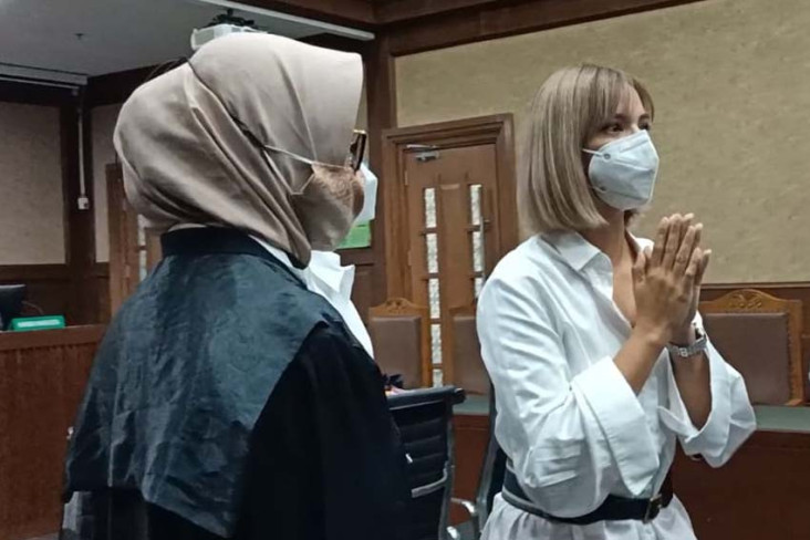 Nia Ramadhani Tampil...
