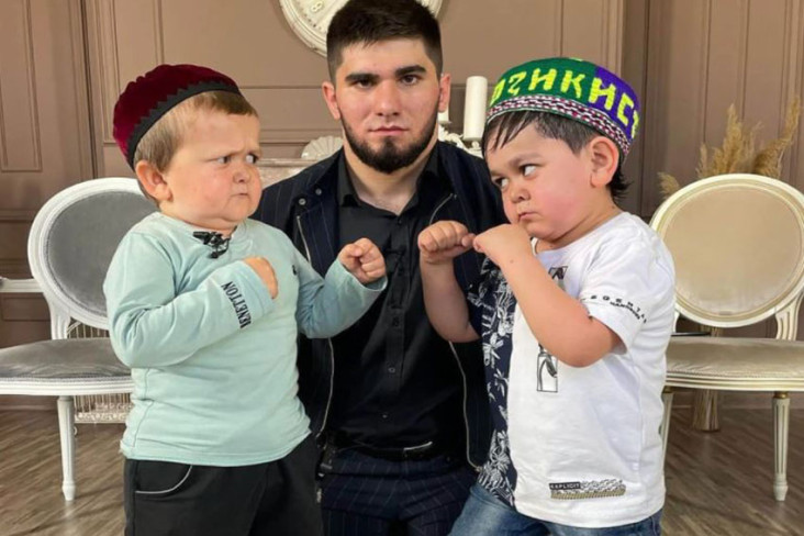 Hasbulla Magomedov si...