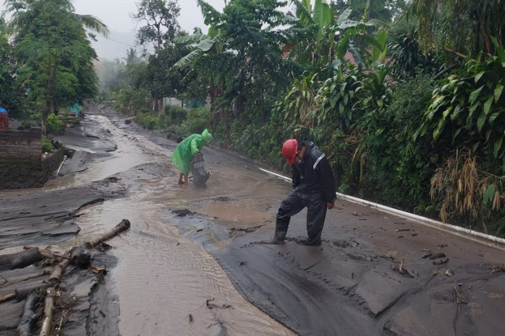 Banjir Lahar Dingin...