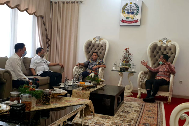 Plt Gubernur-Kepala...