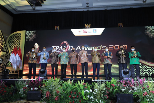 OJK Gelar Rakornas Tim...