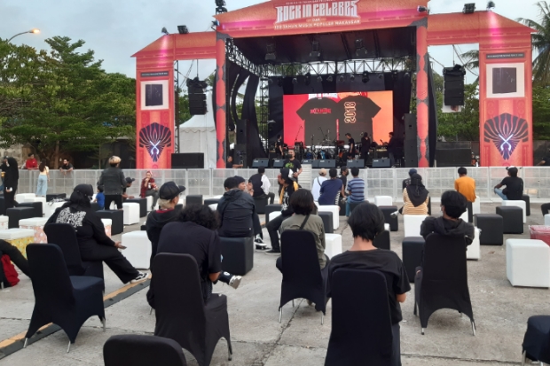 Konser Musik hingga...