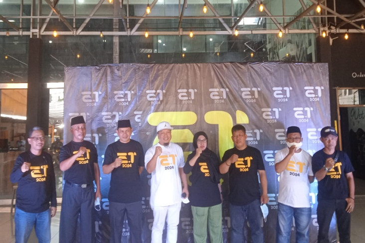 Ratusan Relawan Dukung...