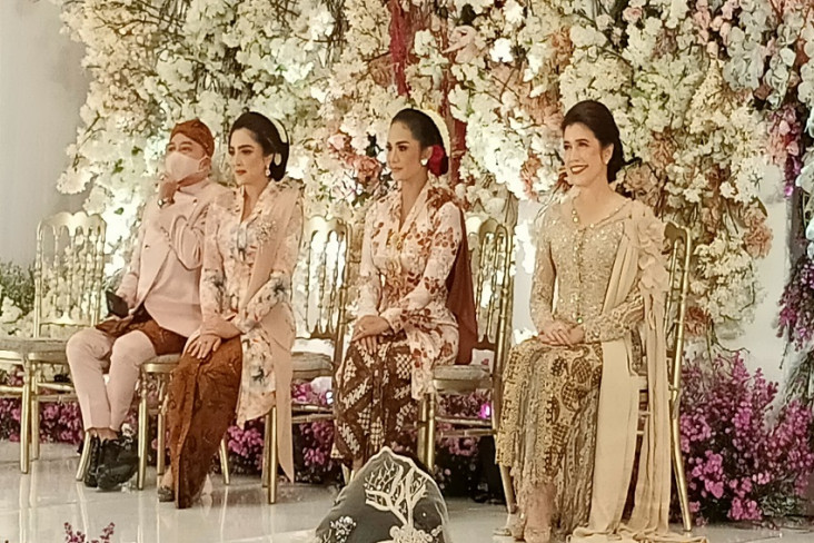 Akrab, Anang Hermansyah...