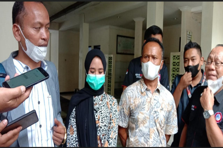 Anak Gugat Ayah Kandung...