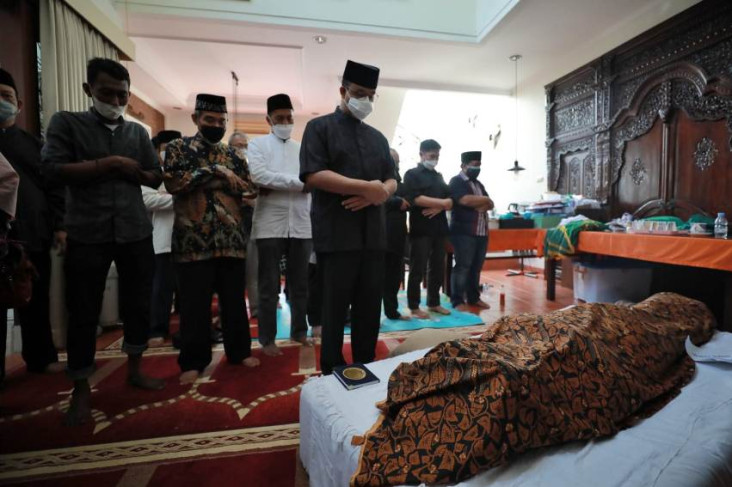 Anies Baswedan Melayat...