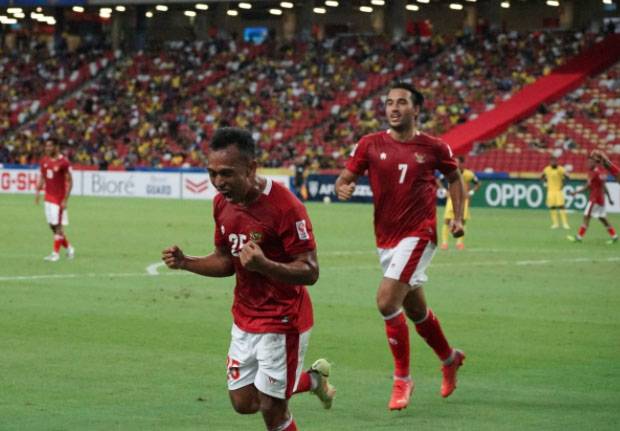 Gulung Malaysia 4-1,...