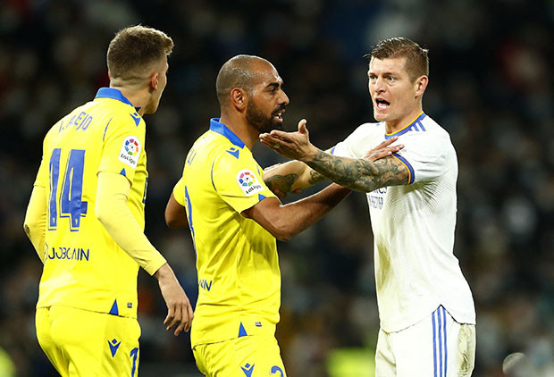 Hasil Real Madrid vs...