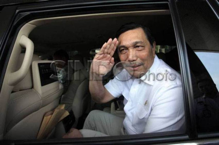 Luhut: Jangan Gosipin...