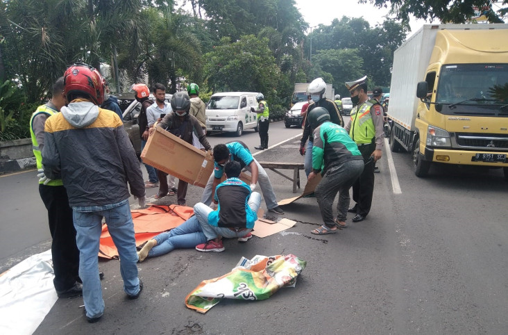 Gagal Dahului Truk,...