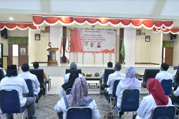 Indah Putri Indriani...
