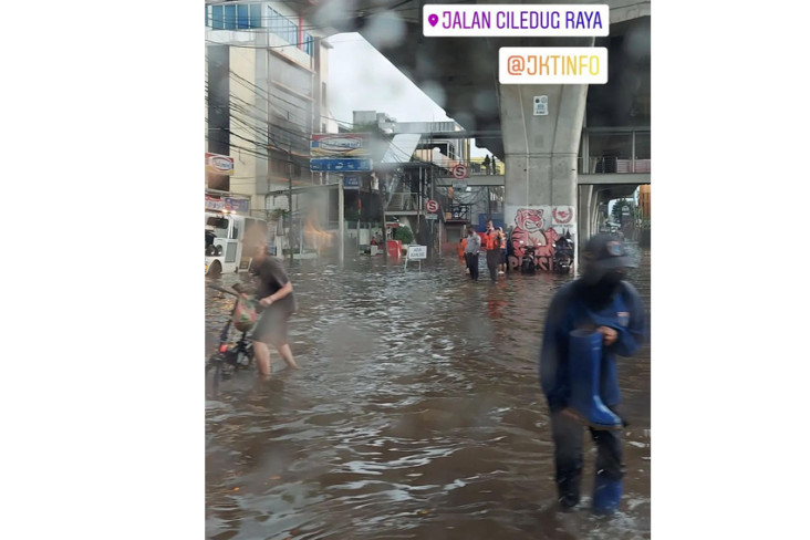 Diguyur Hujan Deras,...