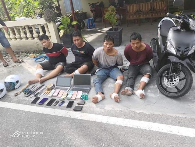 Bobol Minimarket dan...