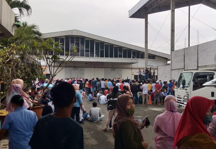 Ribuan Buruh Sukabumi...