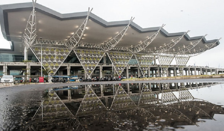 Maret 2022, Bandara...