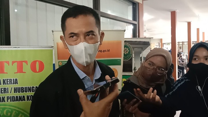Belasan Santriwati Korban...