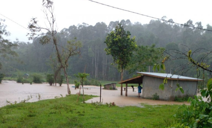 Sungai Manna Lahat Meluap,...
