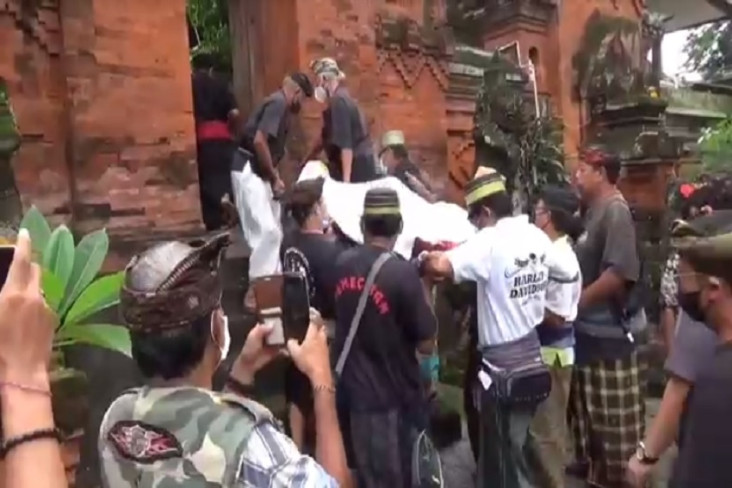 Raja Pemecutan XI Meninggal...