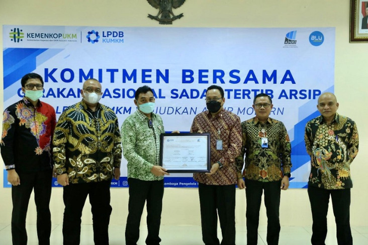 Benahi Arsip Negara,...