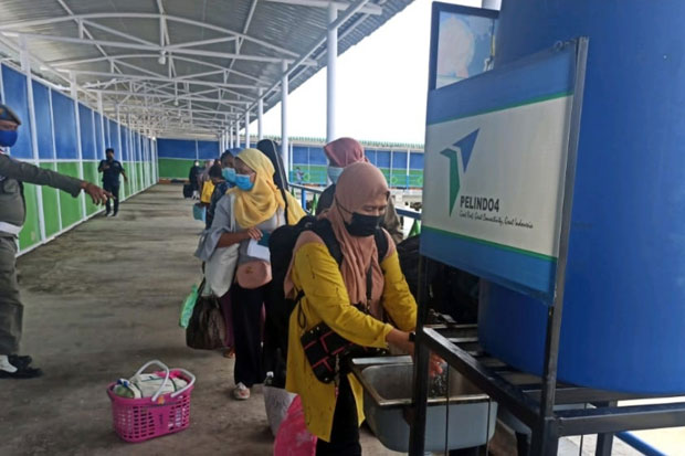 Penumpang Pelabuhan...