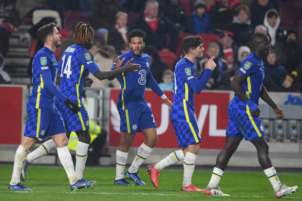 Hasil Piala Liga Inggris:...