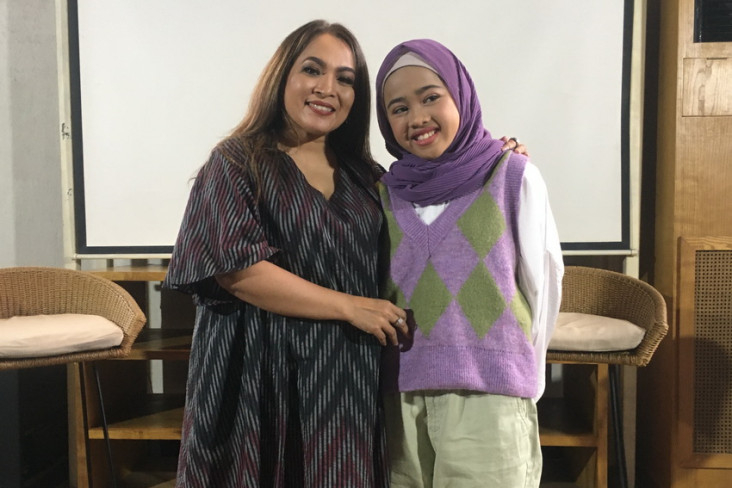 Rieka Roslan Poles Penyanyi...