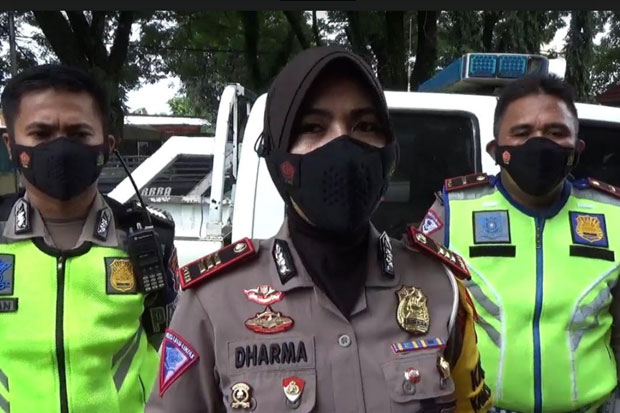 Truk Tronton di Maros...