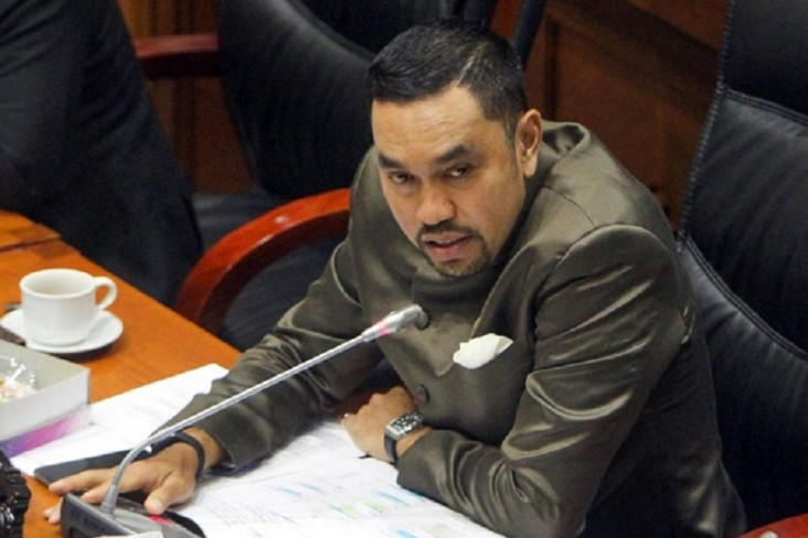 Mafia Tanah Merajalela,...