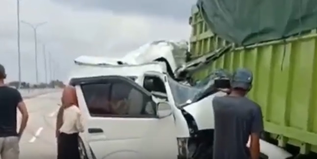 Tabrakan Maut di Tol...