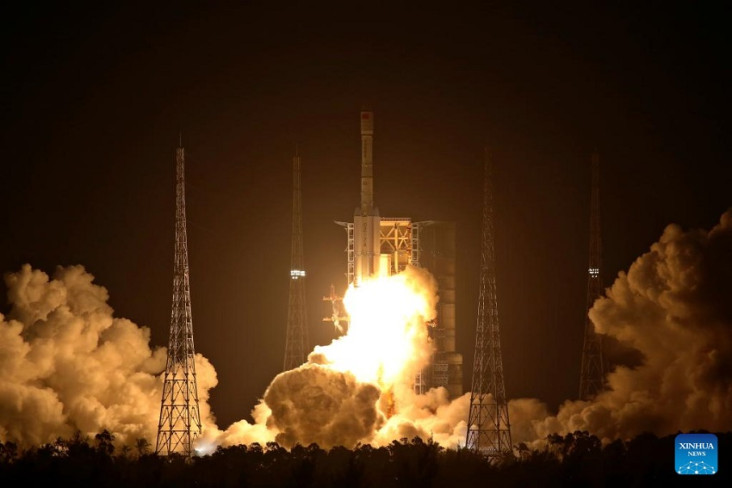 China Kirim Dua Satelit...