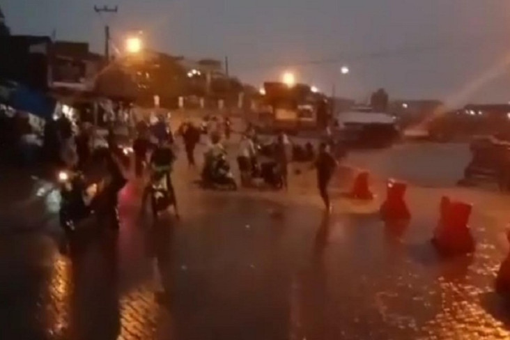2 Sungai di Palabuhan...