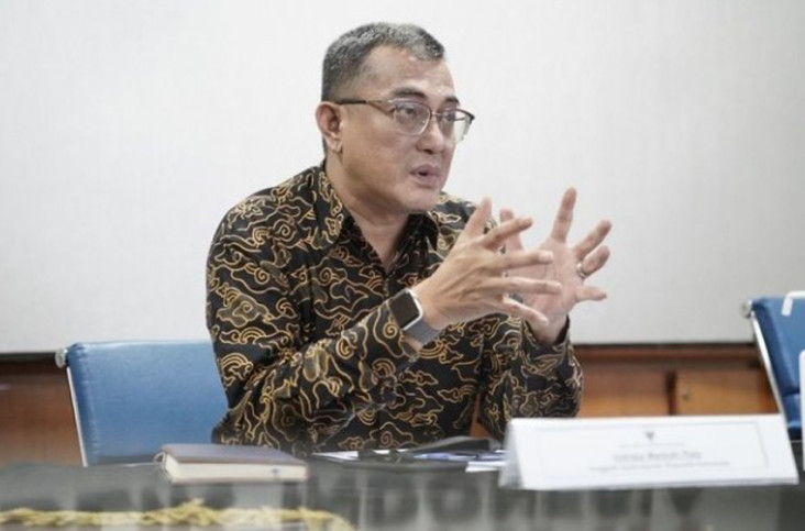 Awasi Penanganan Covid-19,...