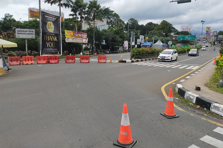 Siang Ini, Jalur Puncak...