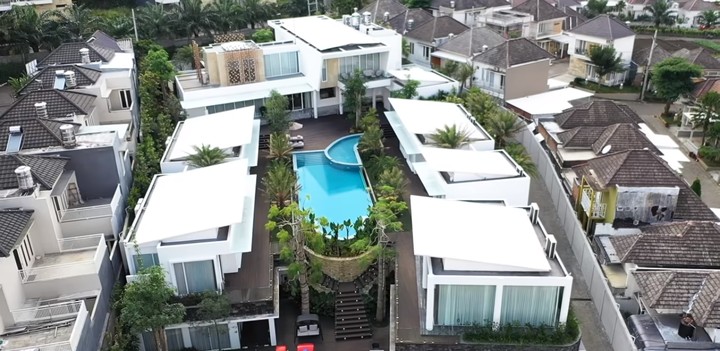 Fasilitas Rumah Super...