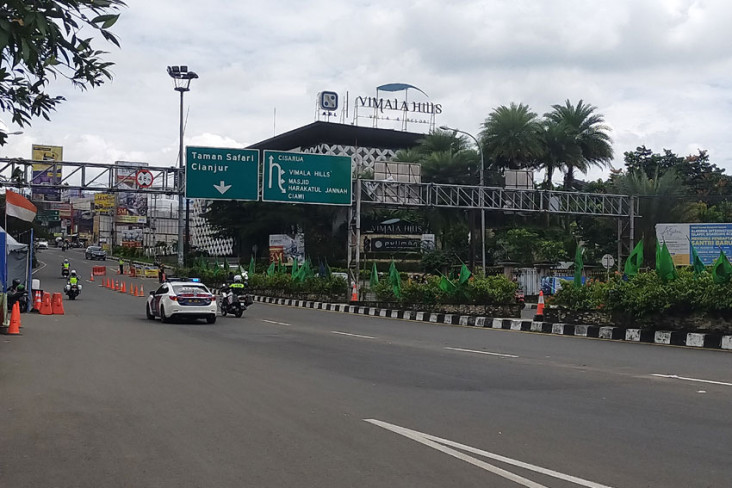 Jalur Puncak Satu Arah...