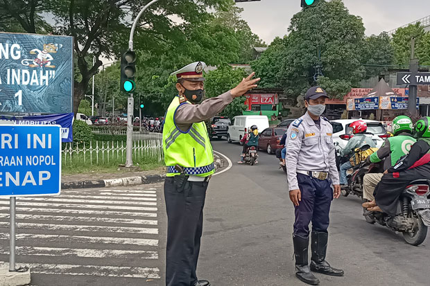 Libur Natal Hari Kedua,...