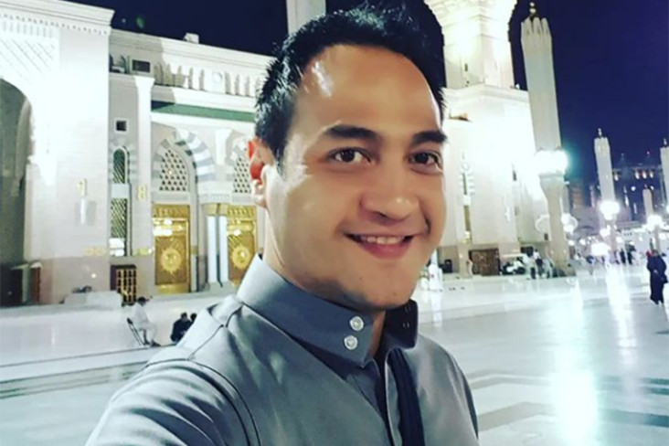 Kisah Ferry Irawan Hijrah,...