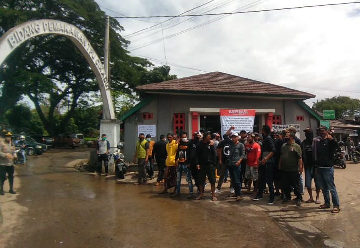 Terancam Ditelantarkan,...