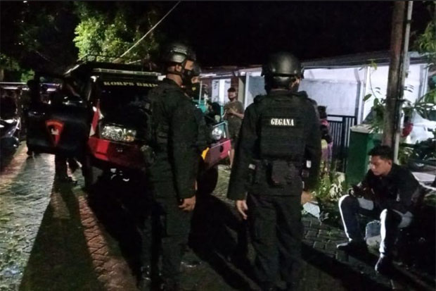Dikira Bom, Paket dari...