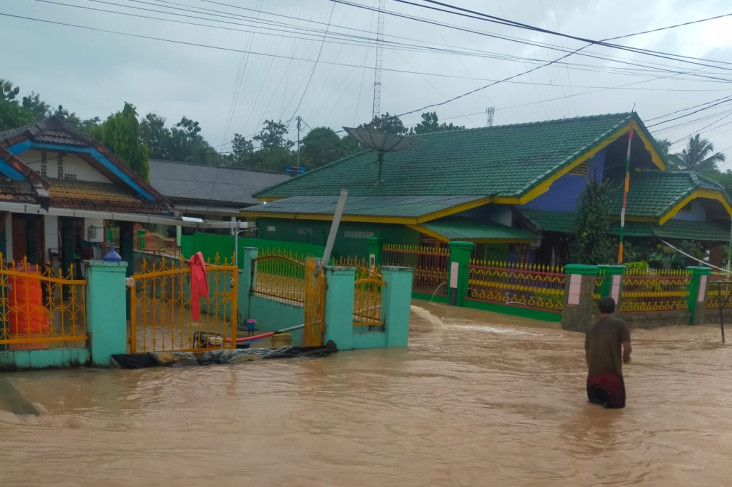 Hujan Semalaman, 71...