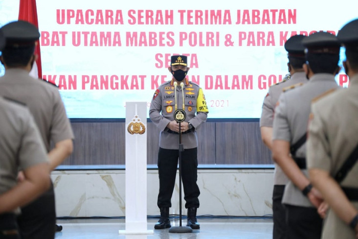 Di Hadapan para Kapolda,...