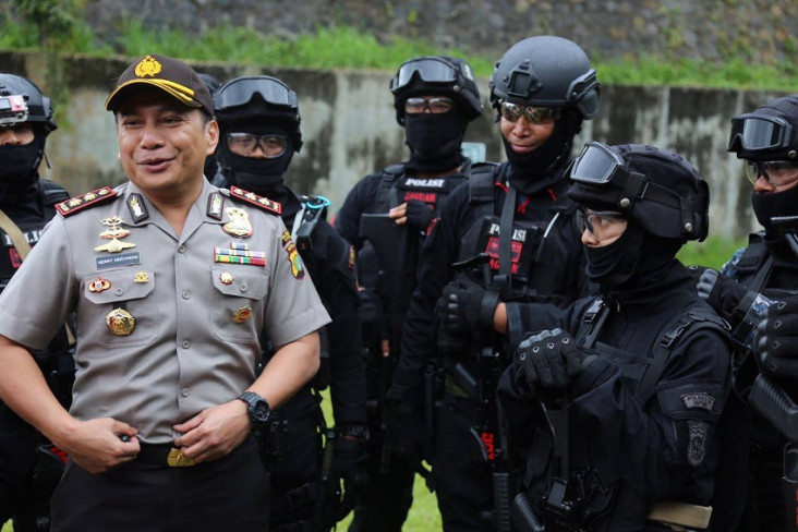 Profil Herry Heryawan,...