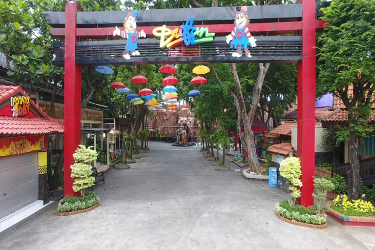 Wisata Ancol Tutup Jam...