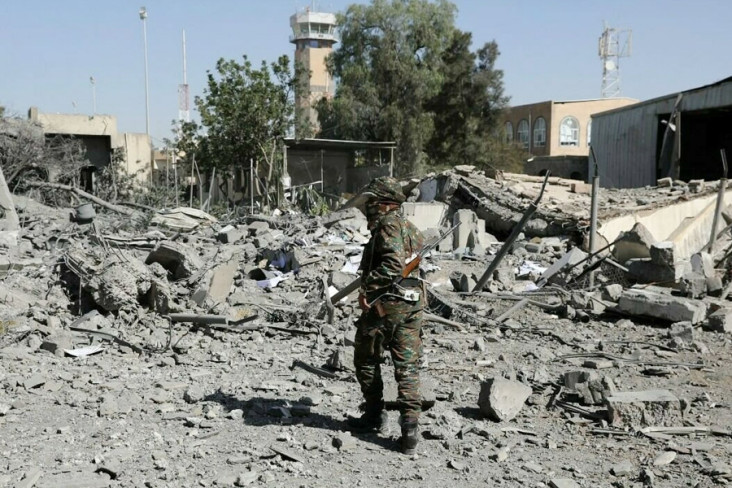Pemberontak Houthi Buka...
